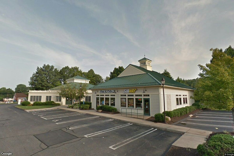 South Windsor Bagel Shop Finally Sets October 8 Opening Date on Sullivan Ave