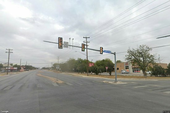 Southeast Side Man Stabbed After Refusing to Hand Over Belongings to Three Attackers