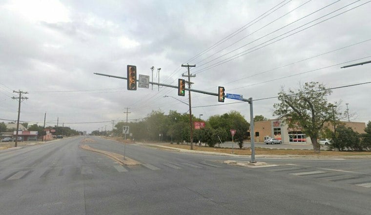Southeast Side Man Stabbed After Refusing to Hand Over Belongings to Three Attackers