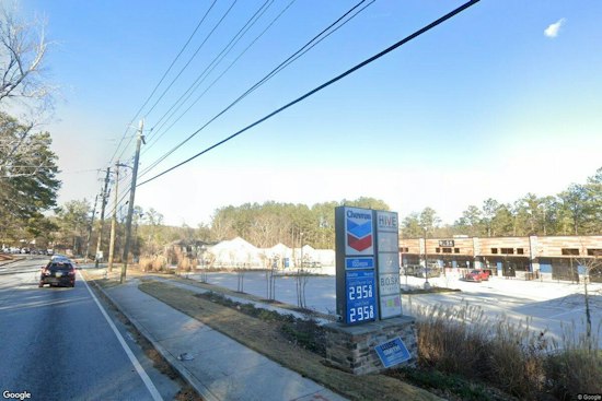 Southwest Atlanta Gas Station Hit by Thieves Who Smashed Vape Case, Grabbed Candy