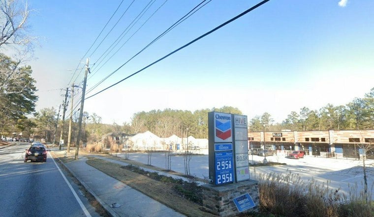 Southwest Atlanta Gas Station Hit by Thieves Who Smashed Vape Case, Grabbed Candy
