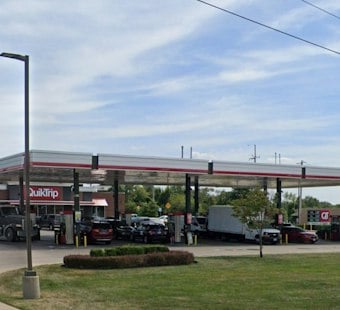 Spanish Lake Gas Station Attack: Women Stomp Off-Duty Cop, Grab for His Gun