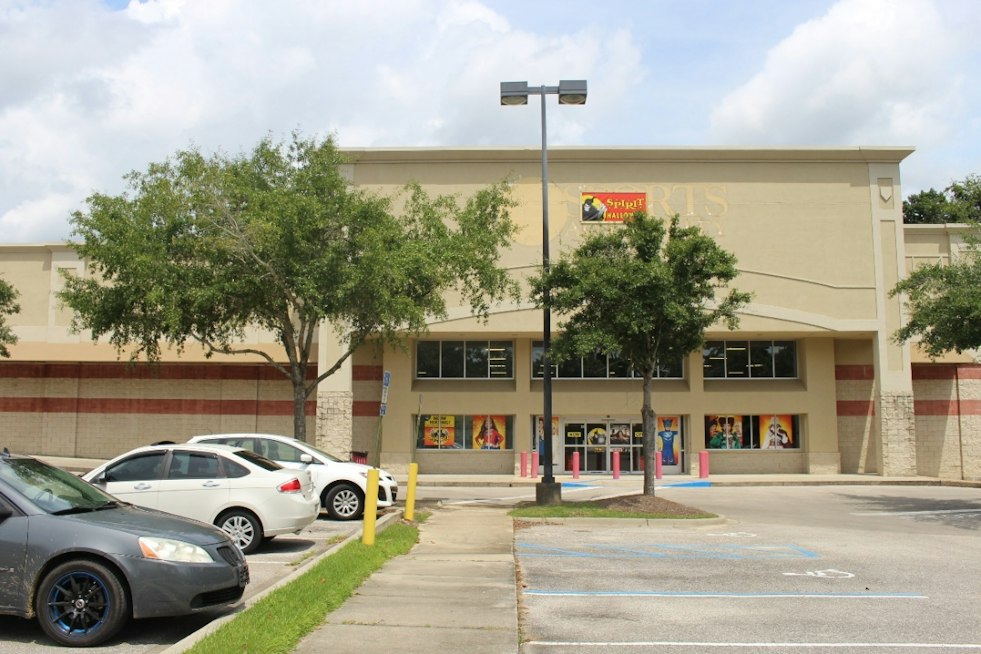 Spirit Christmas Lands Four Florida Stores, Taking Over Dead Big Lots and Stein Mart