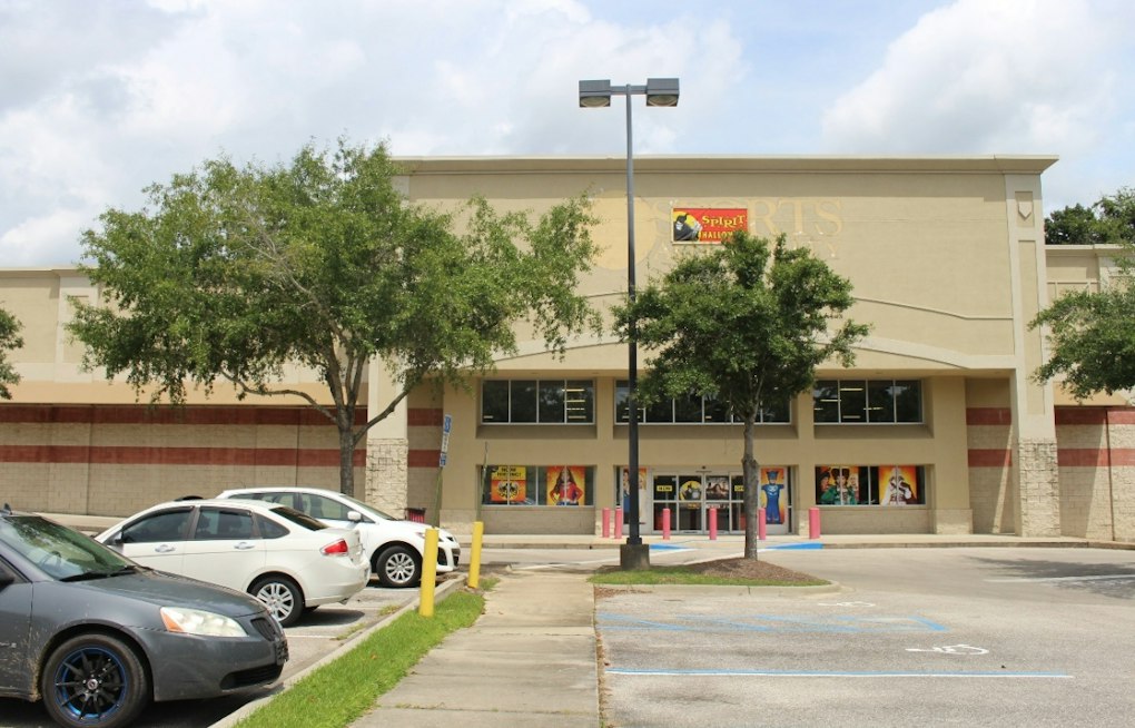 Spirit Christmas Lands Four Florida Stores, Taking Over Dead Big Lots and Stein Mart