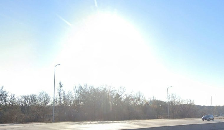 Spring Fling In Omaha: 70s Temps Before Howling Winds, Soggy Weekend