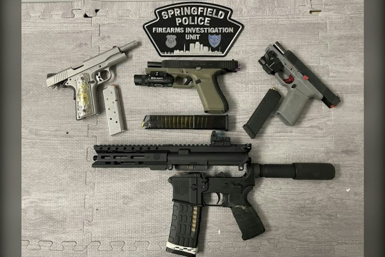 Springfield Teens Among Three Arrested After Machine Gun, AR-15 Found in Apartment Hallway