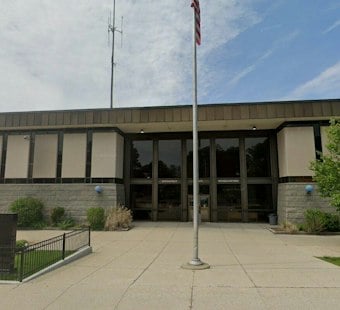 Springfield Weighs Crackdown on Pushy Door-to-Door Salespeople, Fines to Hit $300