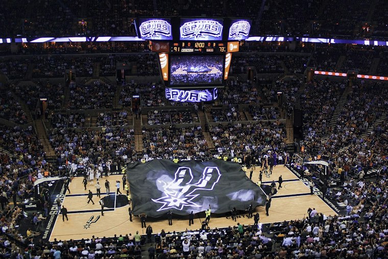 Spurs Open Season Against Thunder as Silver Dancers Return After 8 Years