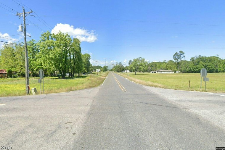 St. Amant Road Gets Flashing Stop Signs After 42 Crashes In Five Years