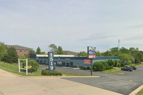 St. Charles Backs Indoor Golf Simulator Lounge on East Main Street