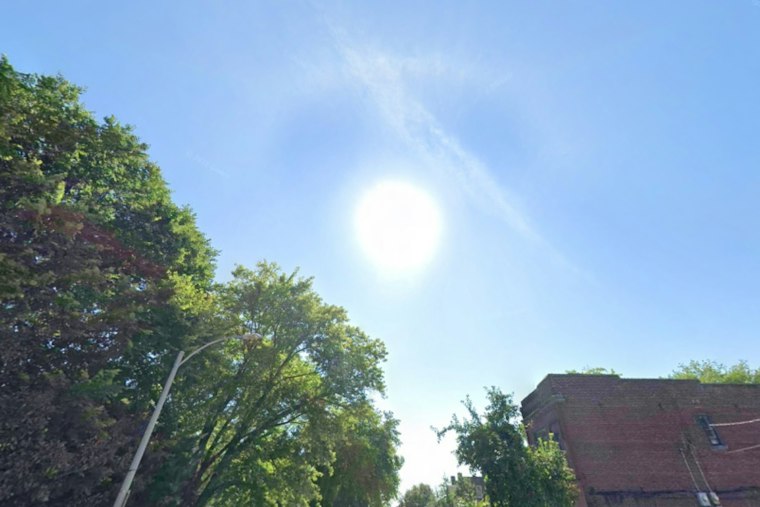 St. Louis Basks in Summerlike October Weekend Under Clear Skies