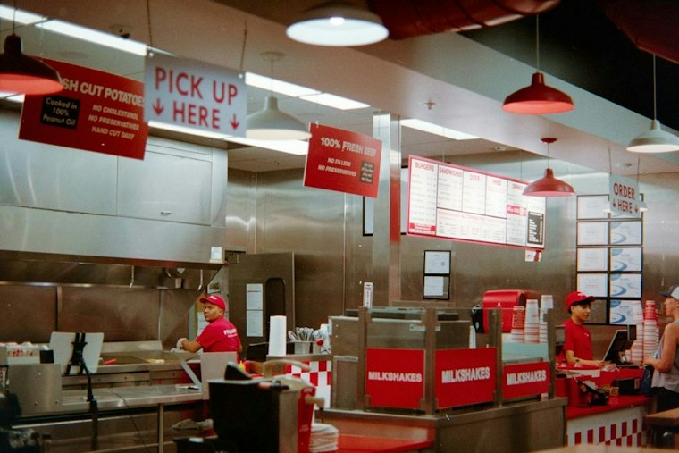 St. Pete Man Climbs Into Popeyes Drive-Thru Window, Films Himself Playing Cashier