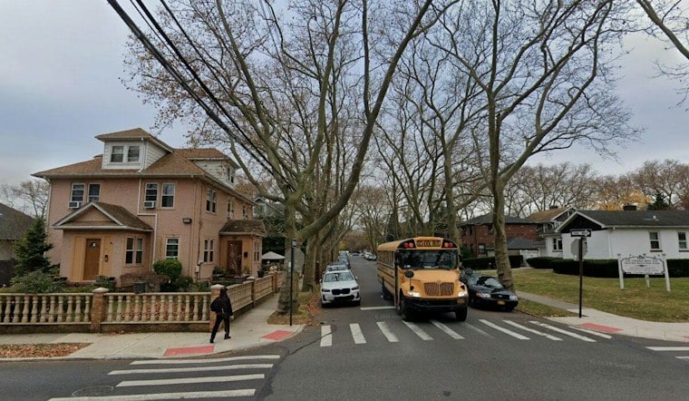Staten Island 20-Year-Old Wired $1,000, Then Paid a Fake Cop With a Badge and Gun