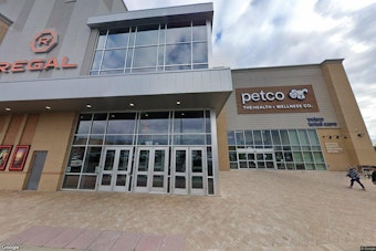 Staten Island Robber Assaults Teen Worker at Bricktown Centre