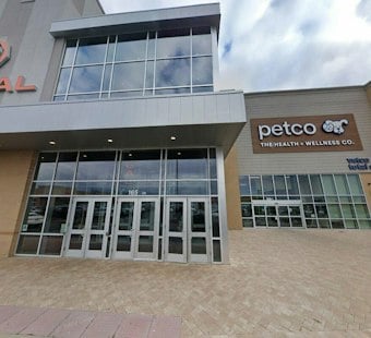 Staten Island Robber Assaults Teen Worker at Bricktown Centre