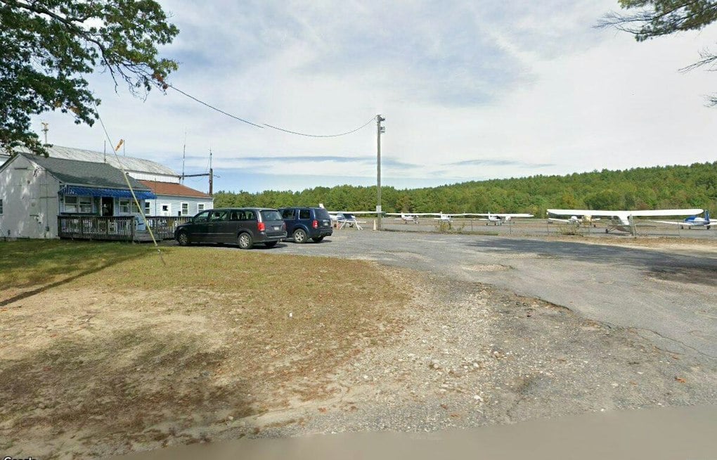 Sterling Airport Sells for $3.14M to Fellow Gliding Enthusiast