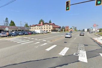 Stolen Car Plows Into Crowd Outside North Everett Restaurant, Six Hit