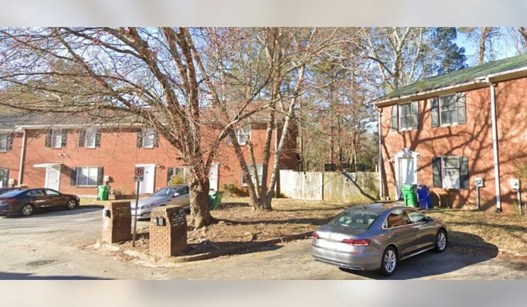 Stone Mountain, Georgia, Neighbor Pulls Couple From Burning Apartment, Calls Himself No Hero