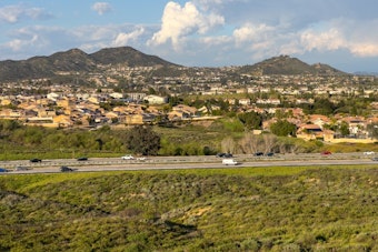 Stranger Helps Prevent Possible Jump From I-15 Bridge in Murrieta