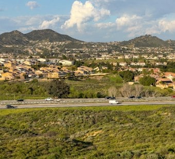 Stranger Helps Prevent Possible Jump From I-15 Bridge in Murrieta