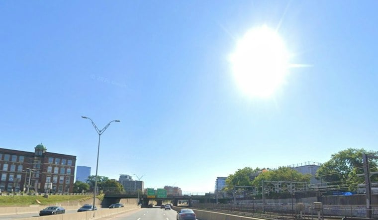 Sunny Boston Weekend Brings Inland Frost Risk Before a Gradual Warm-Up