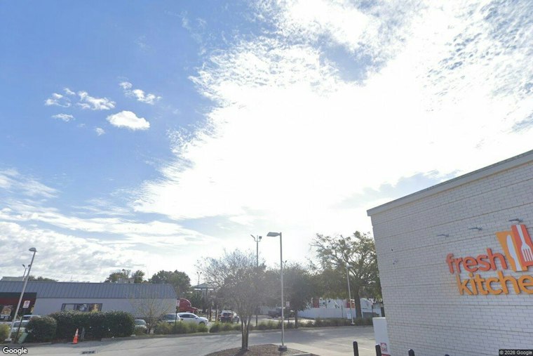 Sunny Skies, Soaked Weekend: Jacksonville Beaches Braced for Wind, Floods, Killer Rip Currents