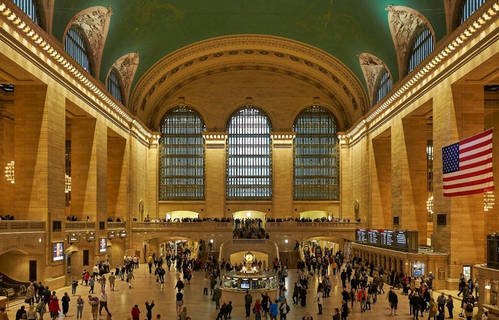 Suspect Sought After Man Is Slashed in Face on No. 4 Train Near Grand Central