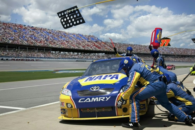 Talladega's YellaWood 500 Returns Oct. 23-25 With Playoff Stakes, Brantley Gilbert