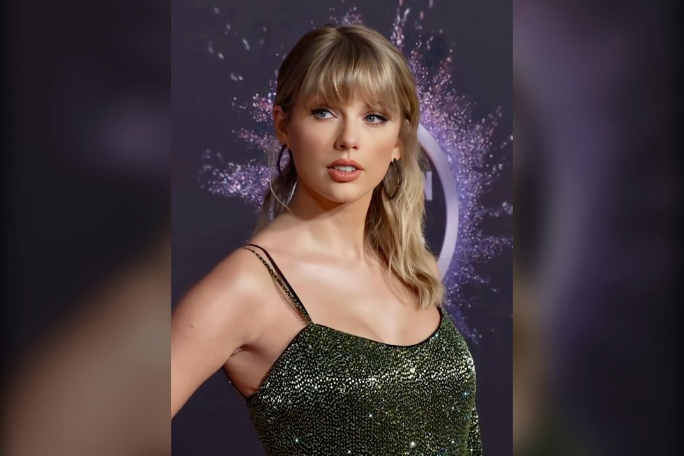 Taylor Swift's Kelce Tribute 'Cleveland!' Storms to No. 3 on Billboard Hot 100