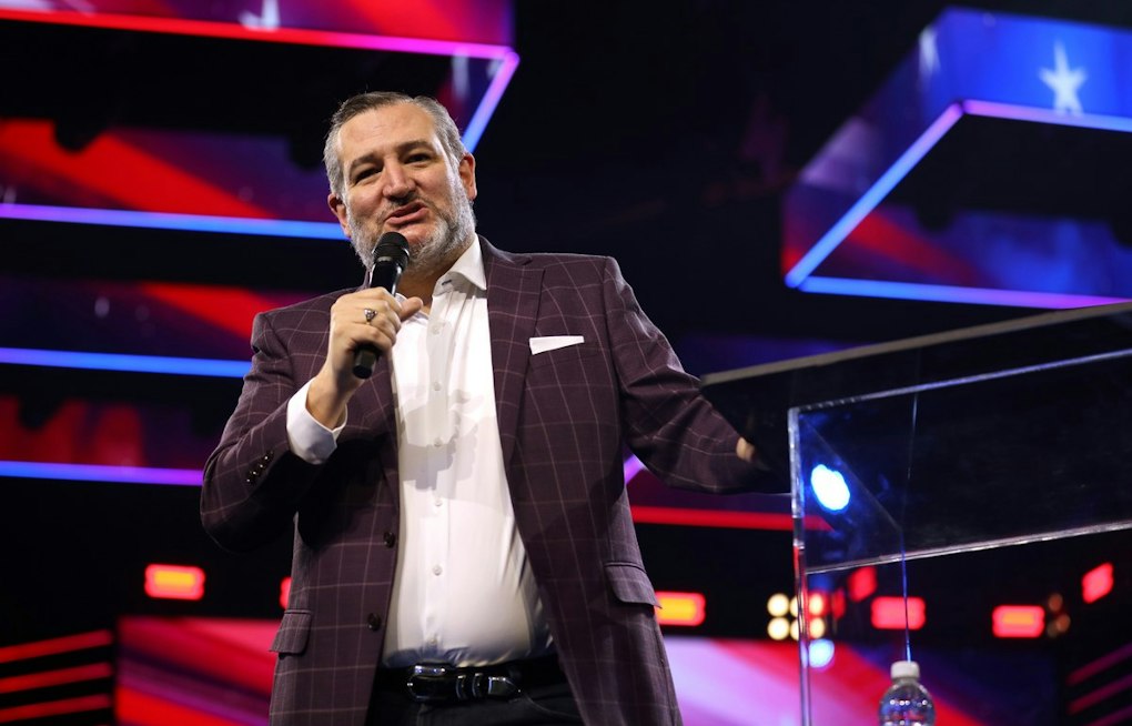 Ted Cruz Booed on Austin F1 Podium as Sophie Cunningham Flag Role Sparks Backlash