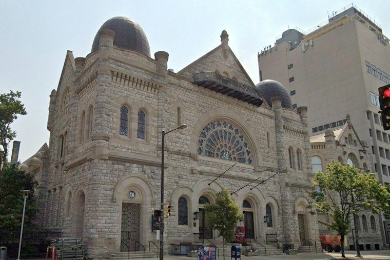 Temple Theater Debuts Smart Caption Glasses, Lets Deaf Patrons Watch Macbeth Live