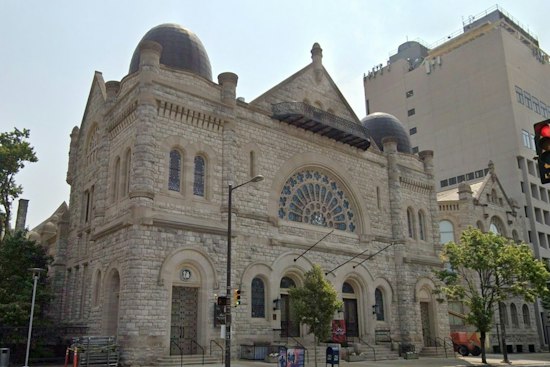 Temple Theater Debuts Smart Caption Glasses, Lets Deaf Patrons Watch Macbeth Live