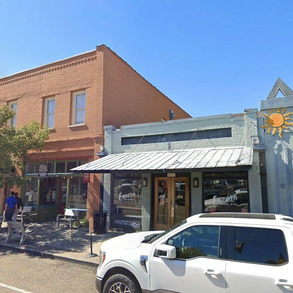 Tempo Tiempo Opens in Covington, Stacking Smash Burgers With Latin Flavor
