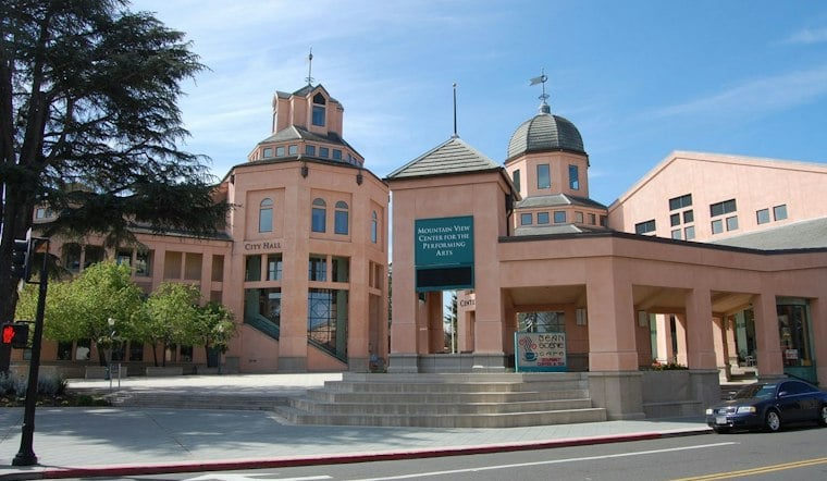 TheatreWorks Brings Dracula and Stage Illusions to Mountain View