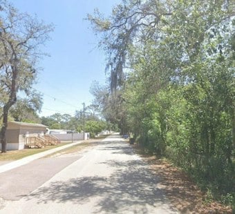 Thonotosassa Mobile Home Fire Kills Resident Who Called 911 Struggling to Breathe
