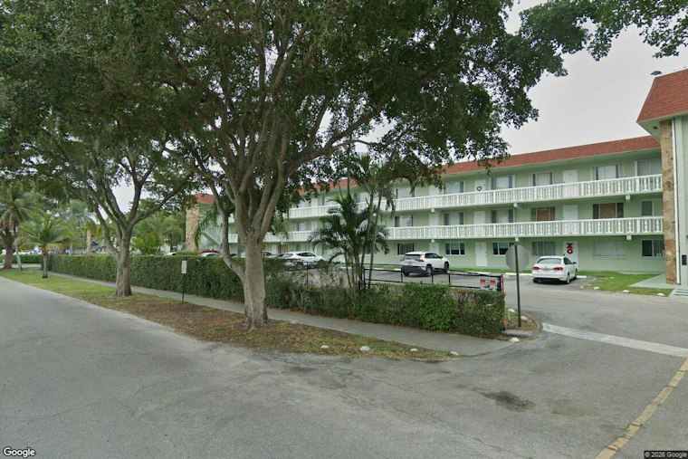 Three Armed Men Jump Palm Springs Walker Before Dawn, Strike Him in the Head