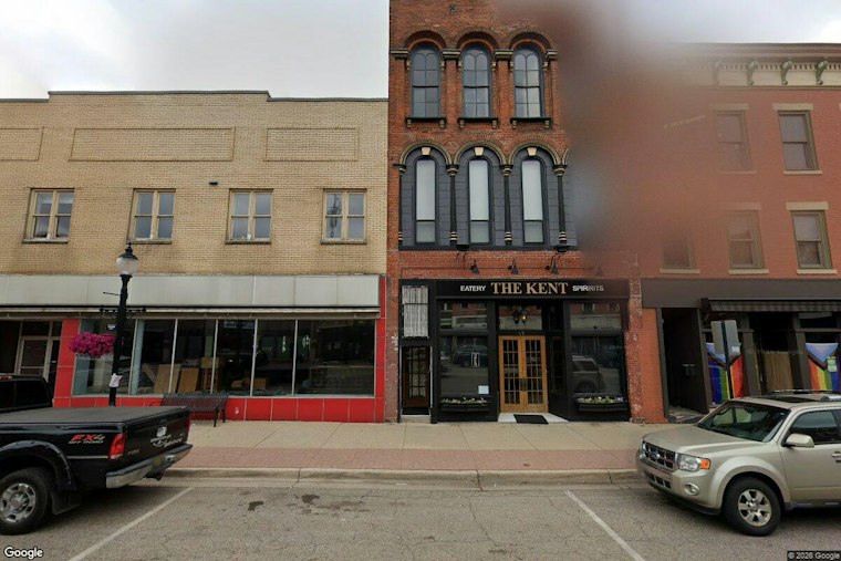 Three Rivers restaurant pairs weekday dining with monthly communal dinners