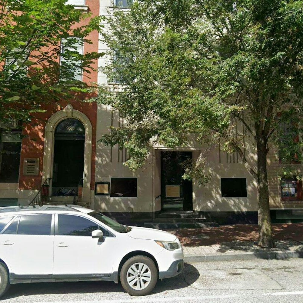 Tropical Lounge Echelon Replaces Troubled Sangria Spot in Mount Vernon