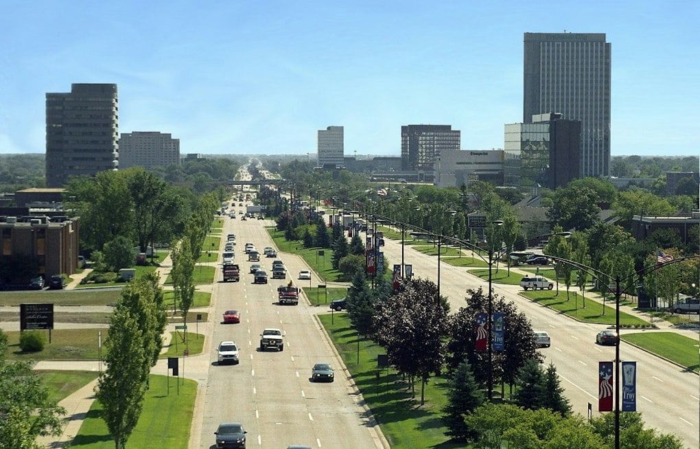 Troy's City Center Retail Collection Sells for $40 Million Near I-75