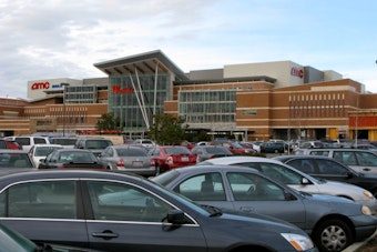 Tukwila Detective Grabs Man Dangling From Southcenter Parking Garage