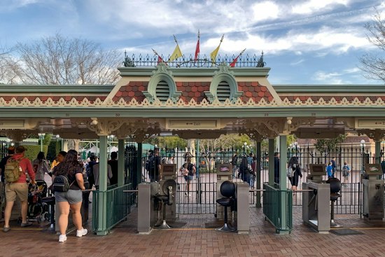 Two Bags Near Disneyland Entrance Prompt Anaheim Police Response
