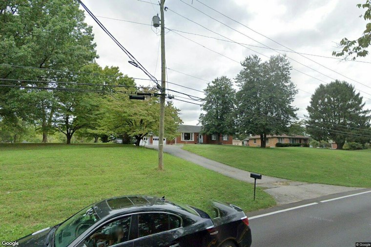 Two Men Stabbed Outside Buechel Apartments, LMPD Hunts for Attacker