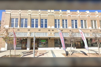 Two Suspects Flee After Man's Throat Slashed Outside San Antonio West Side Store