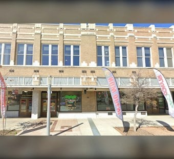 Two Suspects Flee After Man's Throat Slashed Outside San Antonio West Side Store