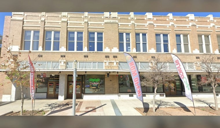 Two Suspects Flee After Man's Throat Slashed Outside San Antonio West Side Store