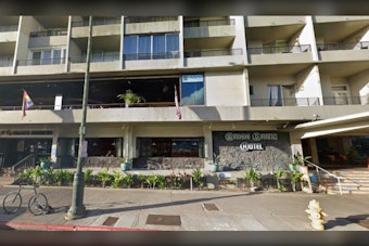 Two Waikiki Bars Got to Stay Open Until 4 A.M. — Here's How That Happened