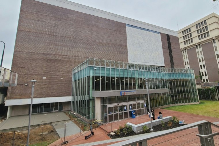 Unauthorized Man Attacks Georgia State Dining Worker, Students Jump In to Stop Him