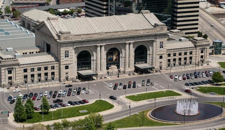Union Station's Holiday Reflections Returns With Igloos, VR Sleigh Ride, Santa
