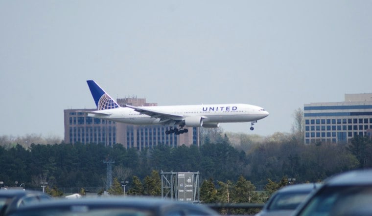 United Flight Hits Severe Turbulence Over LA, Injures Several Attendants