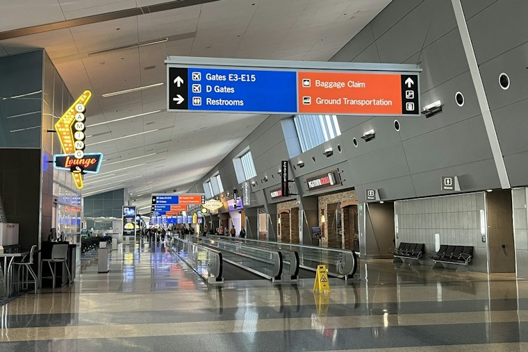 United Flight to Newark Turns Back to Las Vegas Over Hijacking Text Scare